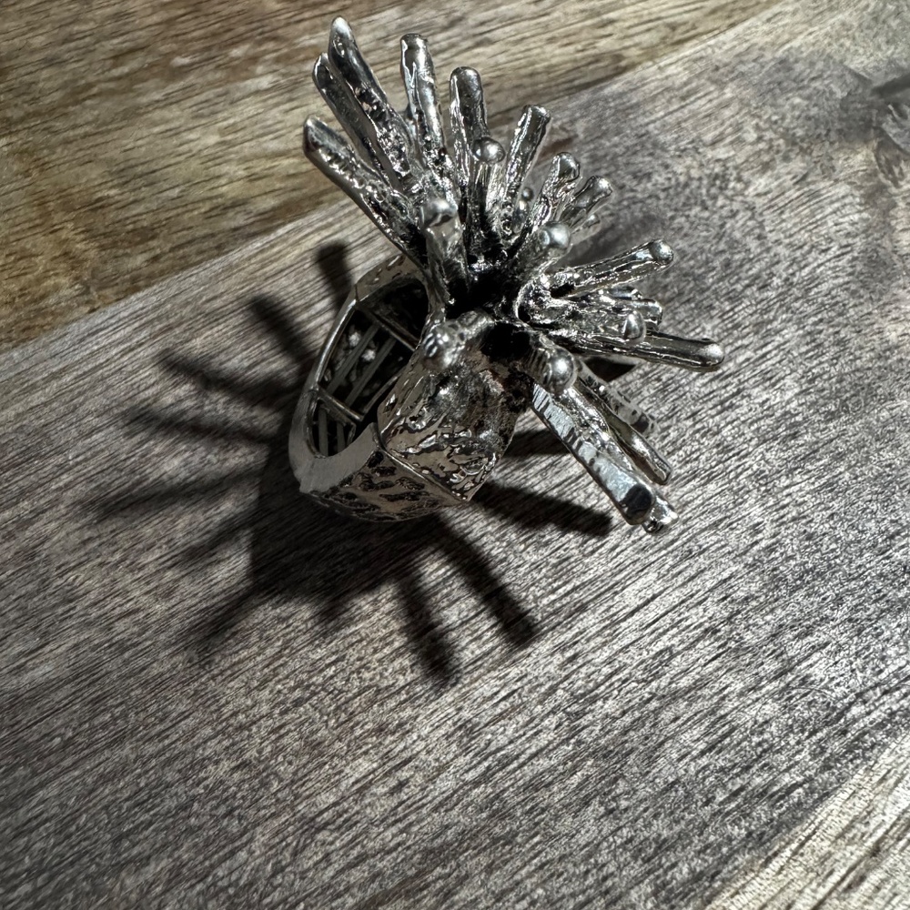 Silver Colored Oversized Statement Ring- Unique Jewelry-Adjustable-1 Sz Fit Most - Picture 4 of 4